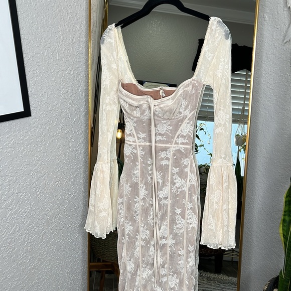 HOUSE OF CB 'Delilah' Vintage Cream Lace Maxi Dress NWOT - Picture 7 of 9